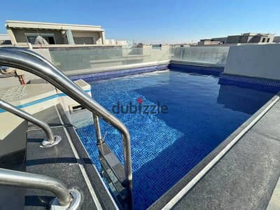 With a 40% discount on cash, a 200m² apartment with a roof terrace and jacuzzi is available for immediate occupancy in Galleria Compound, Fifth Settle