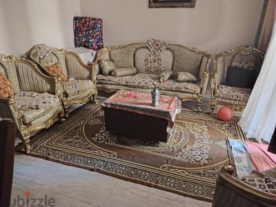 صالون مستعمل استعمال نظيف