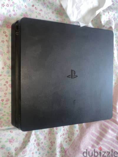 Playstation 4 slim - 1TB- Used