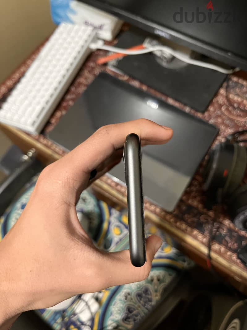 Apple - iPhone 11 3