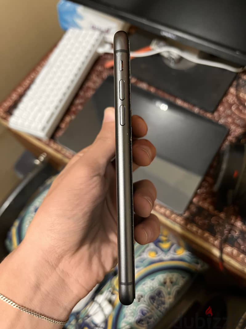 Apple - iPhone 11 6