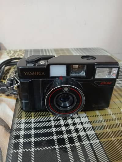 كاميرا فيلم  7-Yashica MG اصلية  Vintage بحالة جيدة