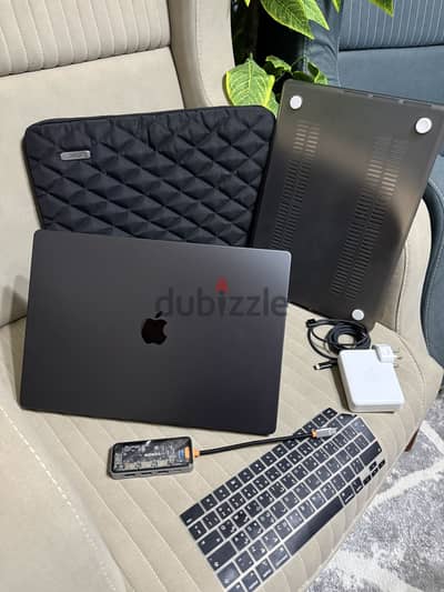 MacBook Pro M4 MAX 16 inch like new