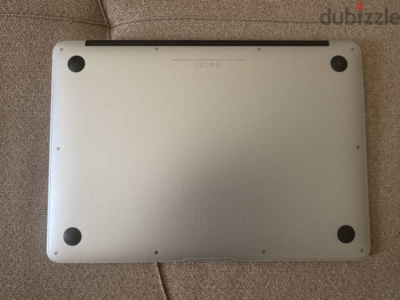 MacBook Air 13-inch 2017 1