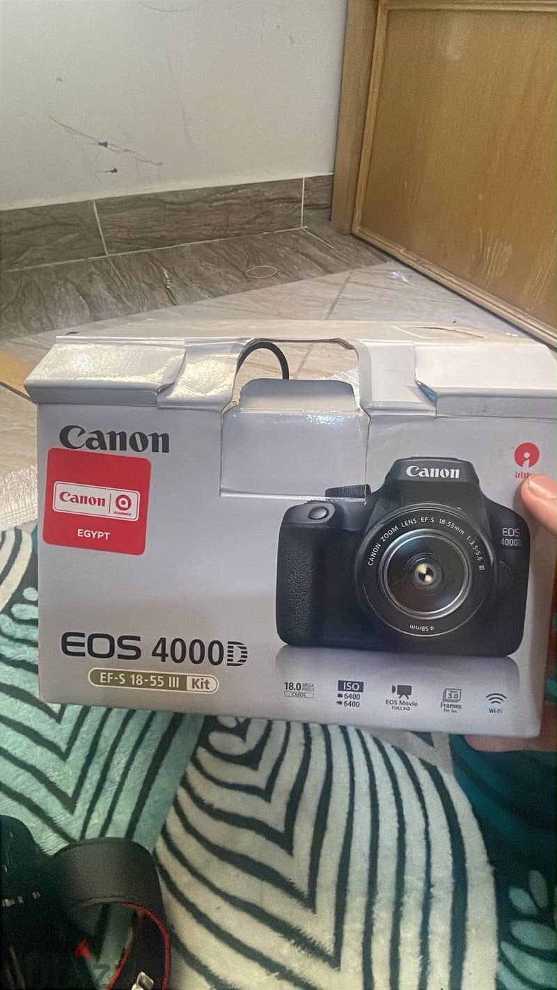 Camera canon eos4000d 1