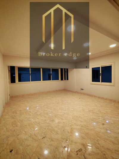 Administrative office for rent, area 150 meters, in Al-Aroba, Salah Salem, main, 3rd floor