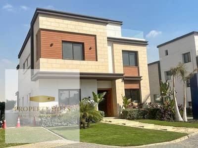 Standalone villa for sale in Golden Square Prime Location compound