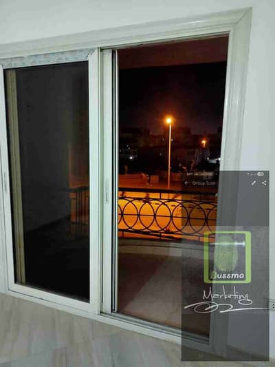 شقه للايجار كمبوند الخمائل بدون فرش بسعر لقطه