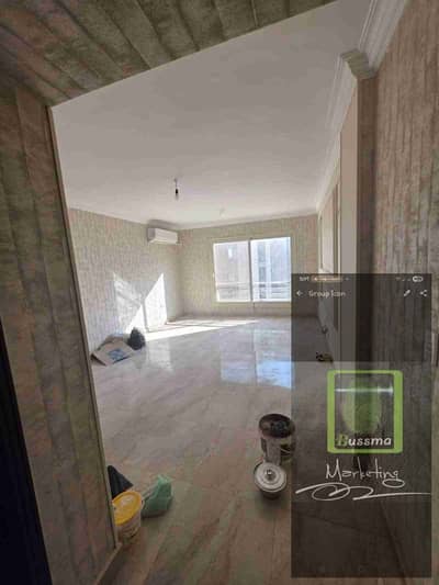 شقه للايجار كمبوند جنة زايد ١ امام ميدان الافق مطبخ تكيفات بالكامل