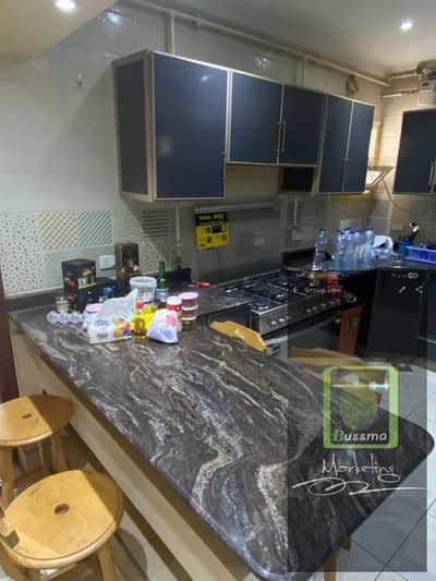 للايجار شقة مفروشة بالكامل بأرقى احياء الشيخ زايد الحى السابع فيلات دور اول