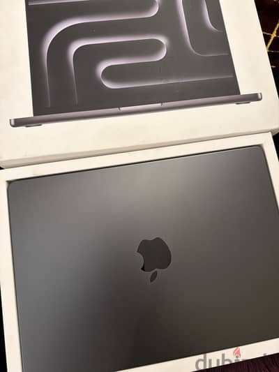 Apple MacBook Pro , M3 pro , 18 ram , 512 ssd , battery 100% , fullbox