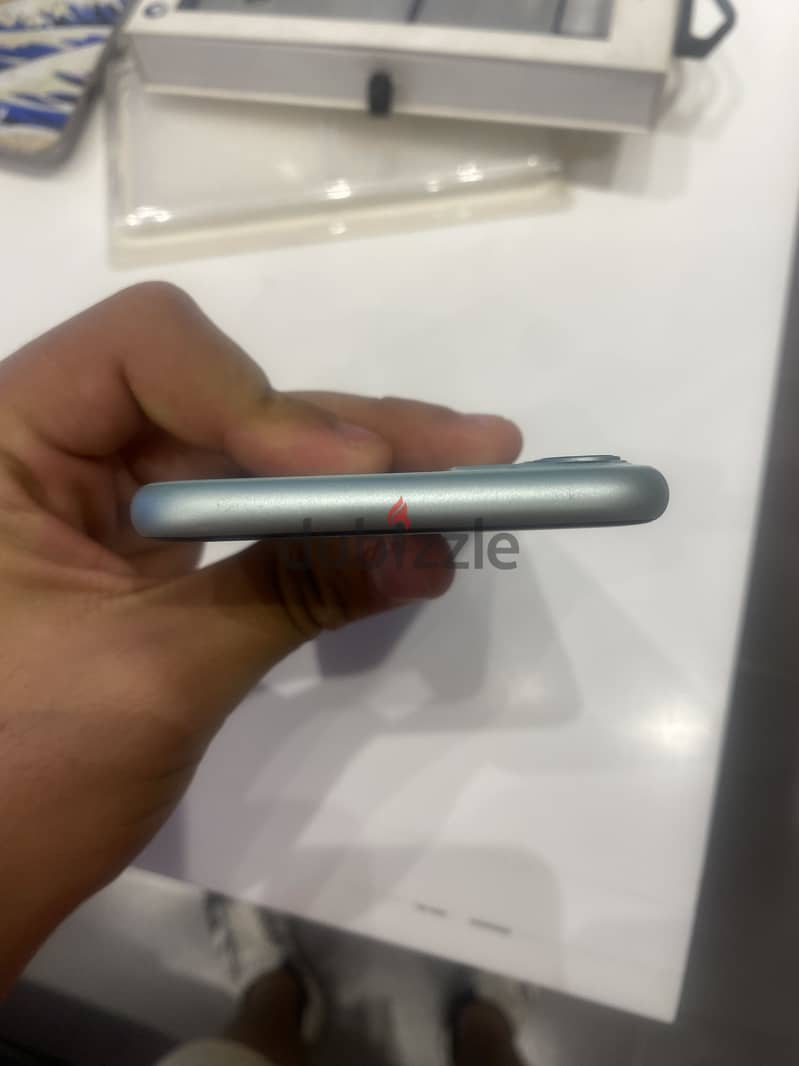 Apple - iPhone 11 4