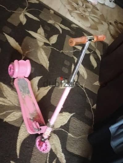 اسكوتر بناتى