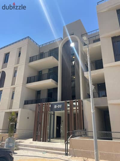 apartment for sale in vye Sodic, immediate delivery, with a distinctive landscape view, lower than the current company price.