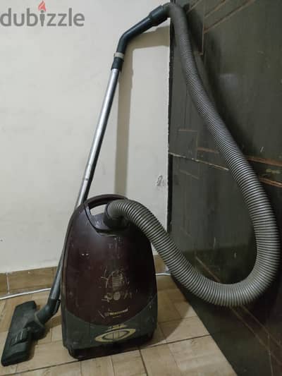 مكنسة كهربائية ناشيونال ماليزي
