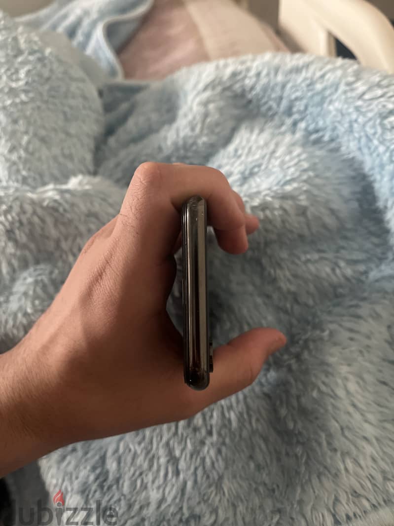 Apple - iPhone X 5