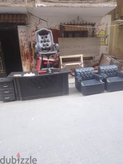 للبيع مكتب وطقم جلد