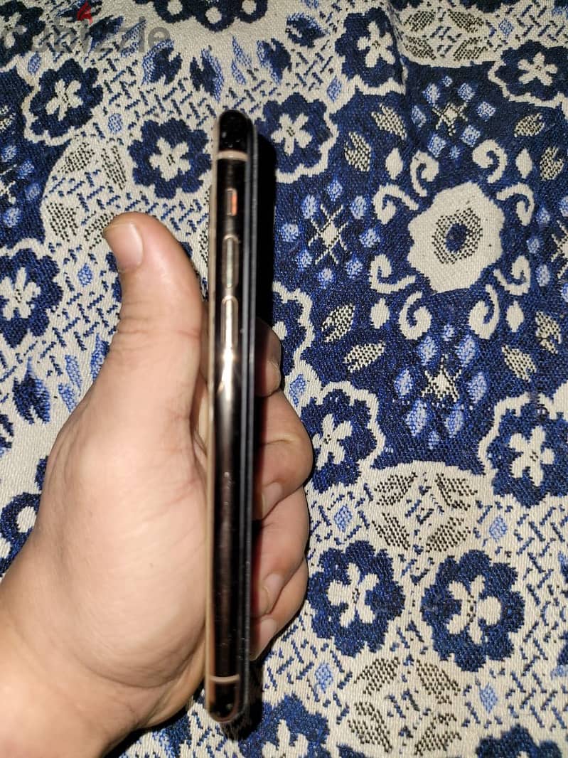 Apple - iPhone 11 Pro 3