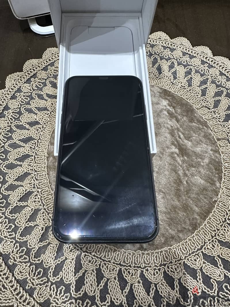 Apple - iPhone 11 2