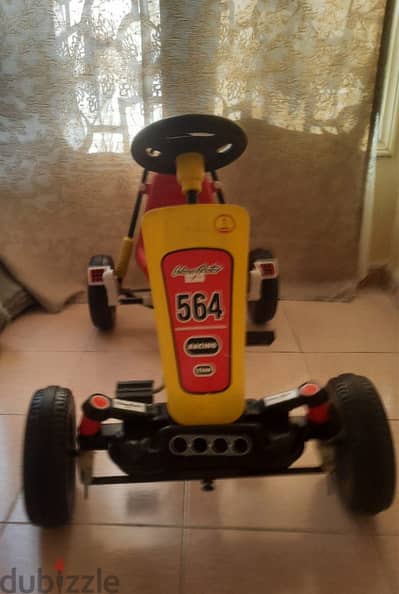 عربة Go Kart من كولوماي باستور بحالة جيدة مناسبة من سن ٤ الى ١٠ سنوات