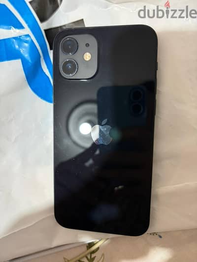 iPhone 12 Black حالة ممتازة بالبوكس بتاعه