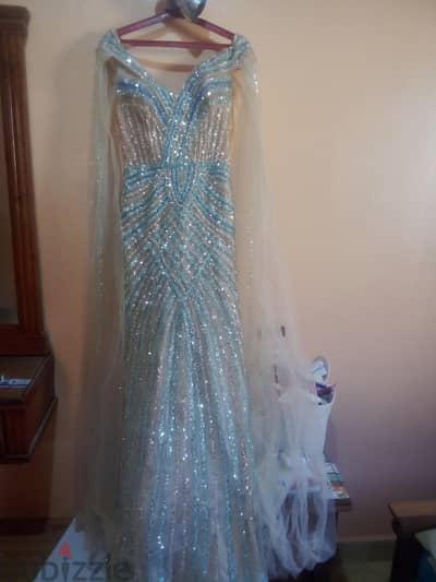 فستان سهرة أو خطوبة