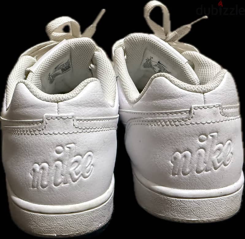 Nike airforce sneaker size 41 2