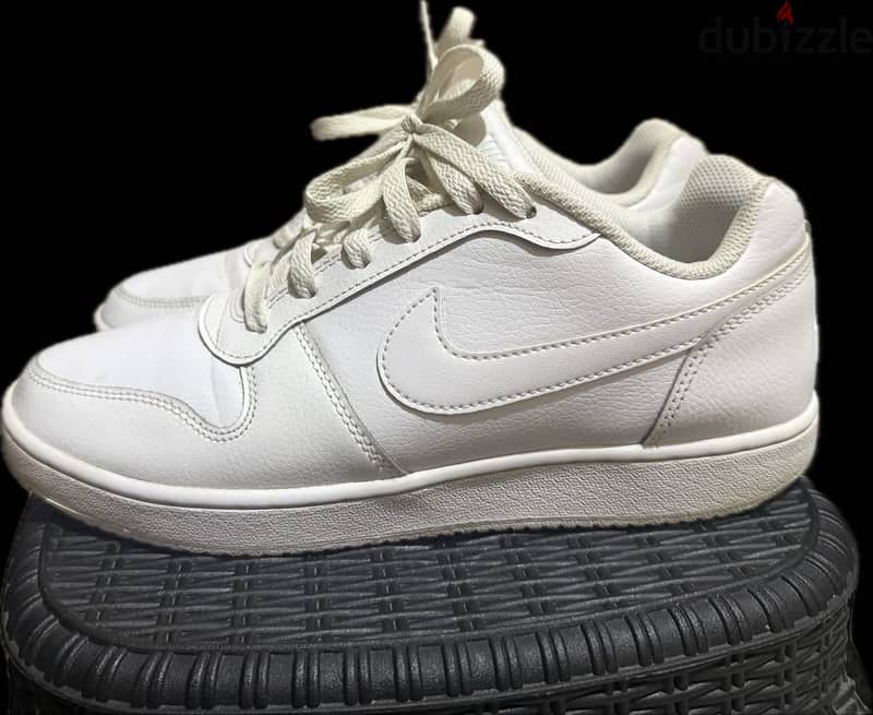 Nike airforce sneaker size 41 4