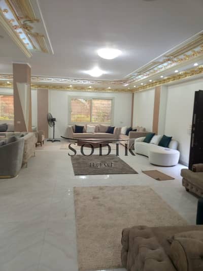 دوبلكس للبيع فى ارقى احياء العبور الحى السابع 450 متر بجاردن 200 متر حر u متشطب ومعاه نموذج 10