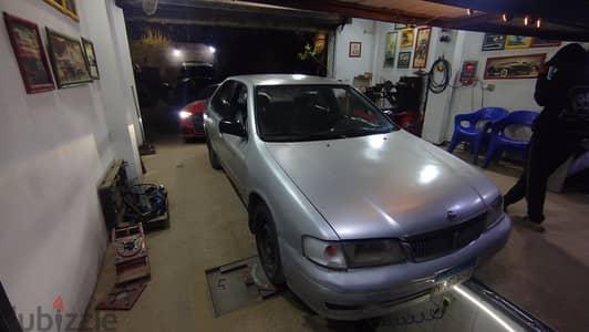 نيسان صني 2000