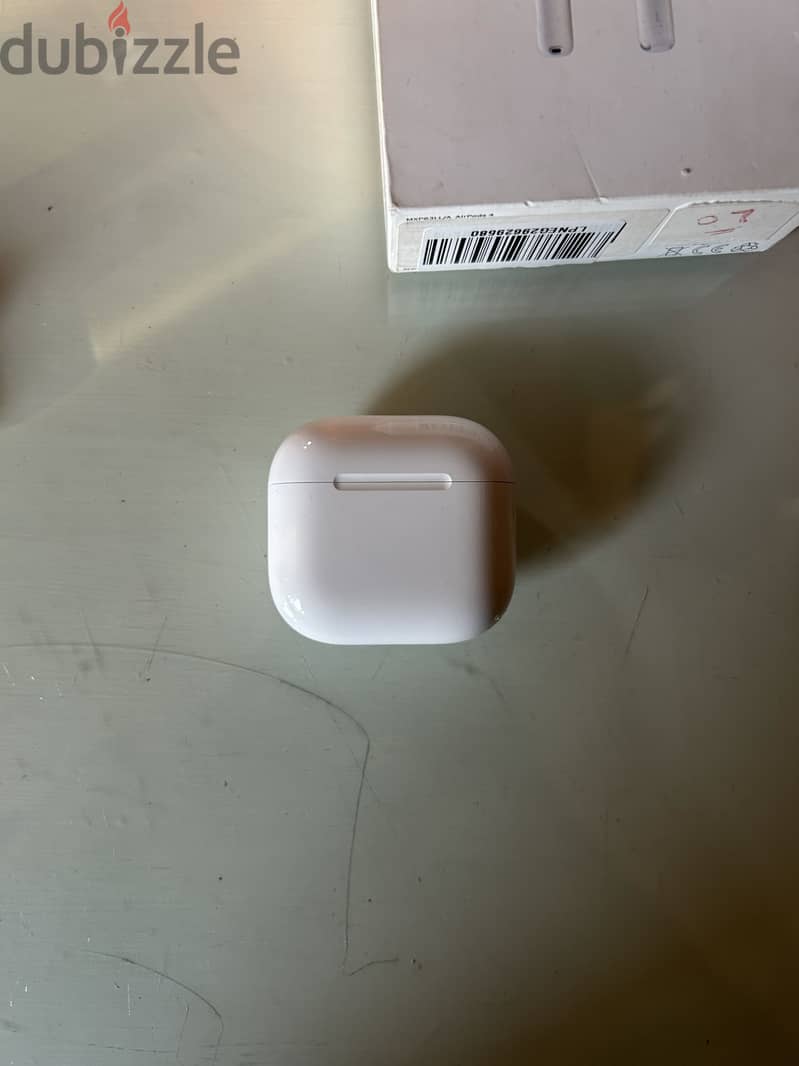 AirPods 4 3