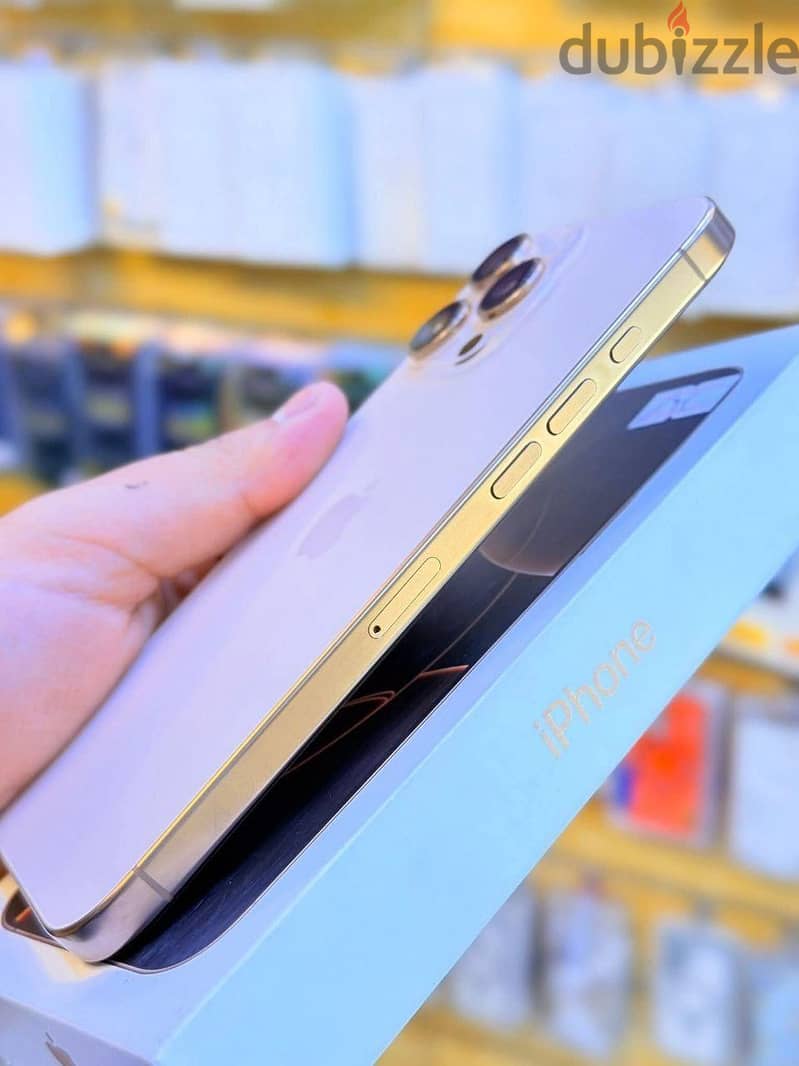 Apple - iPhone 16 Pro Max 1