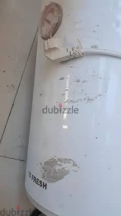 للبيع سخان بالضمان بحاله ممتازه للبيع ٣٠ لتر