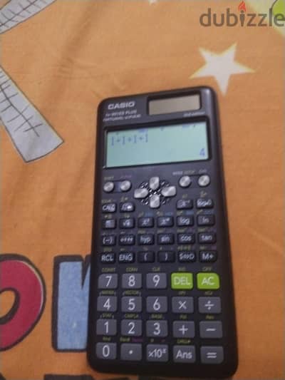 اله حاسبه من نوع fx-991 puls