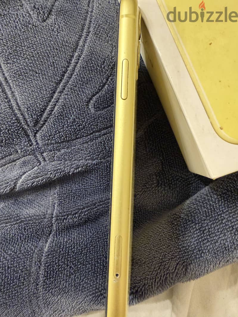 Apple - iPhone 11 4