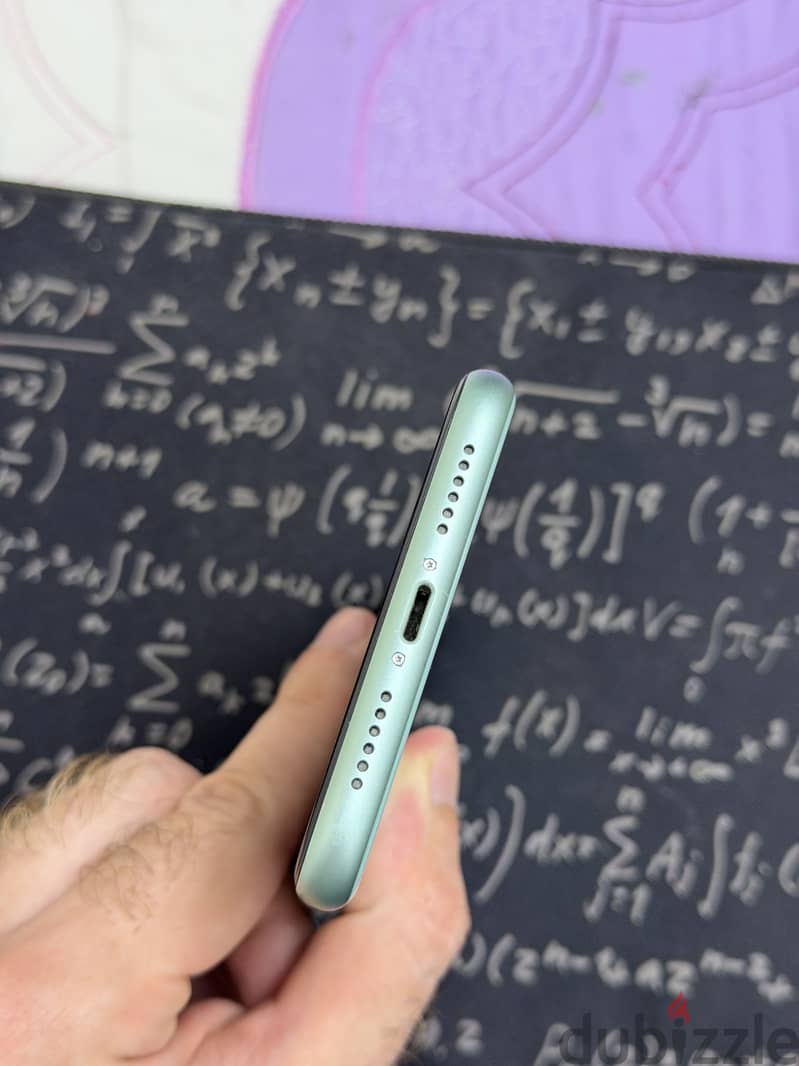 Apple - iPhone 11 4