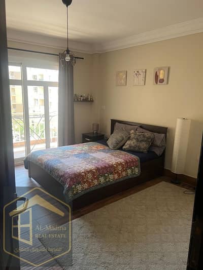 فرصة فاخرة للايجار المفروش فرش جديد | 135م | 3 غرف / 2حمام  |B11 مدينتي – فيو THE STRIP و قريب من الخدمات