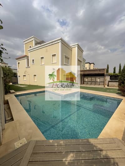 Twin House with special finishes and a swimming pool