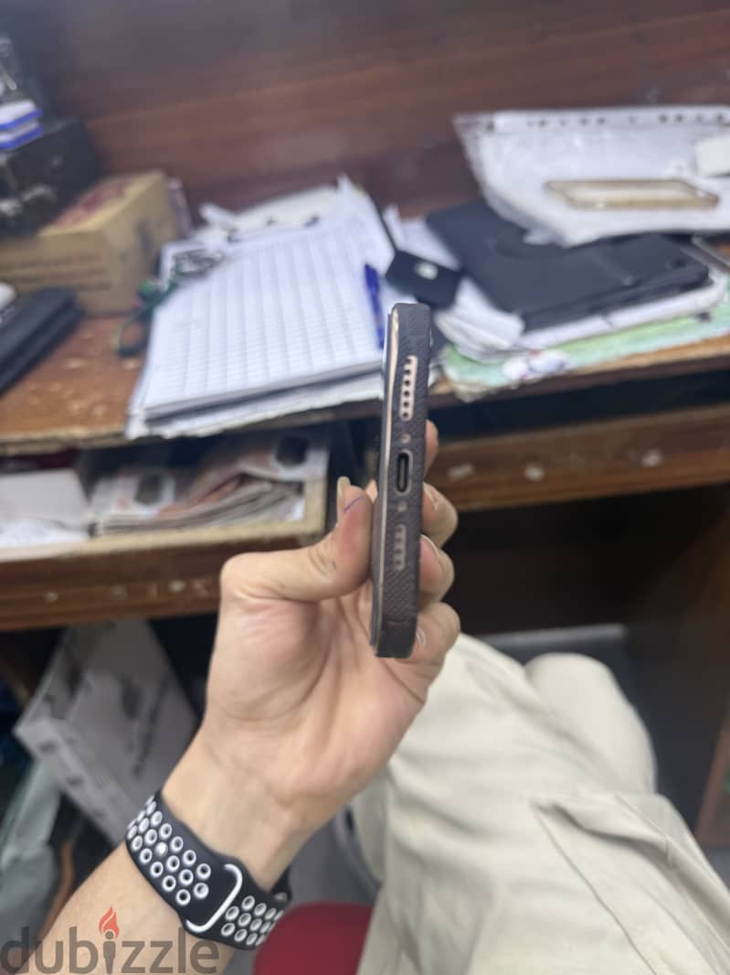 Apple - iPhone 16 Pro Max 1