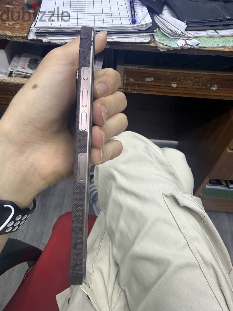 Apple - iPhone 16 Pro Max 3