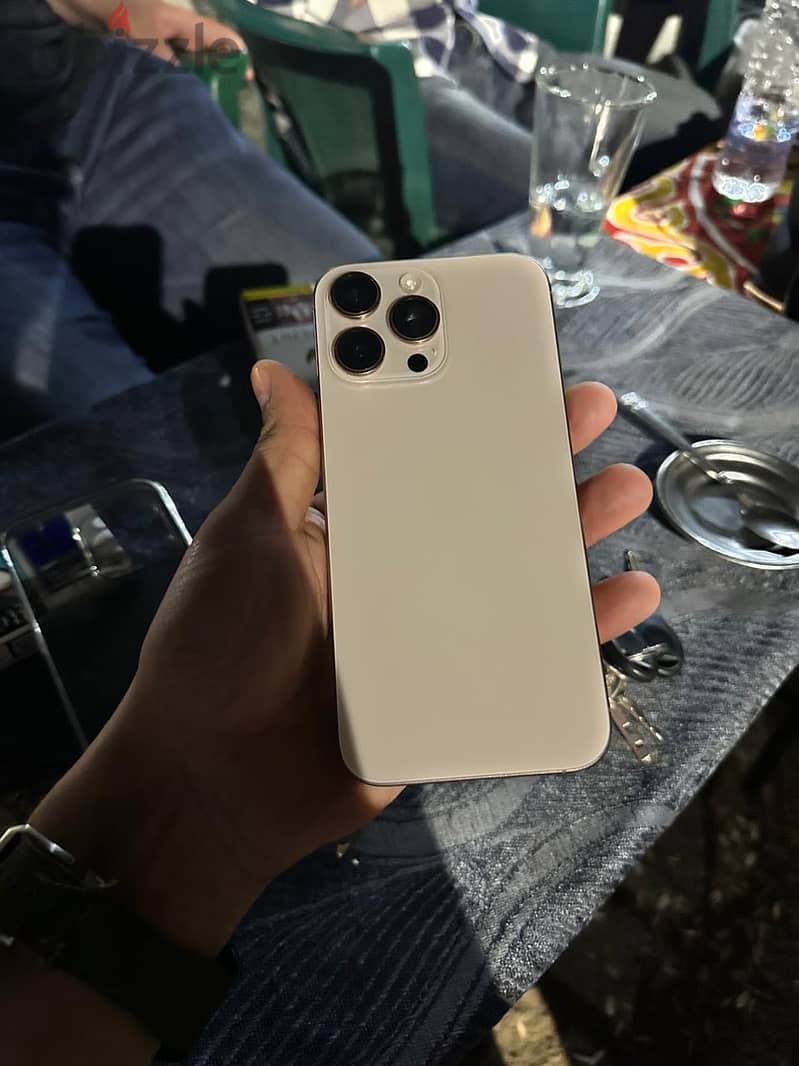 Apple - iPhone 16 Pro Max 3