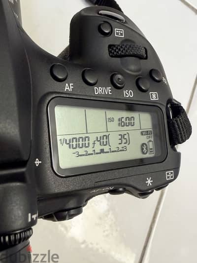 Canon EOS 90D DSLR kit with Canon EF-S 18-135mm IS USM Nano USM lens