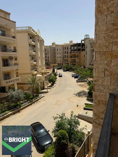 شقه بنصف الثمن في اللوتس الشمالي  - 176م - 3 غرف - ريسبشين 3 قطع - فيو بحري صريح - اسانسير - مخزن خاص - جراج - اللوتس الشمالي