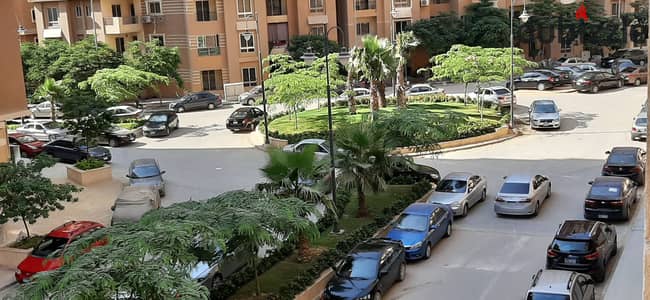 شقه للايجار بكمبوند المعادي جاردنز تشطيب التر سوبر لوكس واجه بالكامل اجدد مرحله