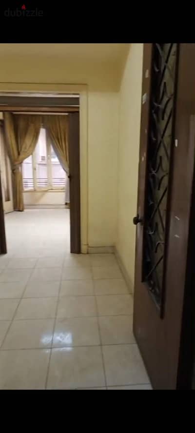 Apartment suitable for lawyers' offices and investment in downtown Ma'rouf.