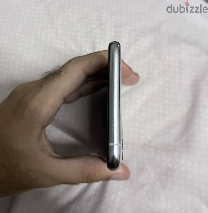 Apple - iPhone 11 Pro Max 3