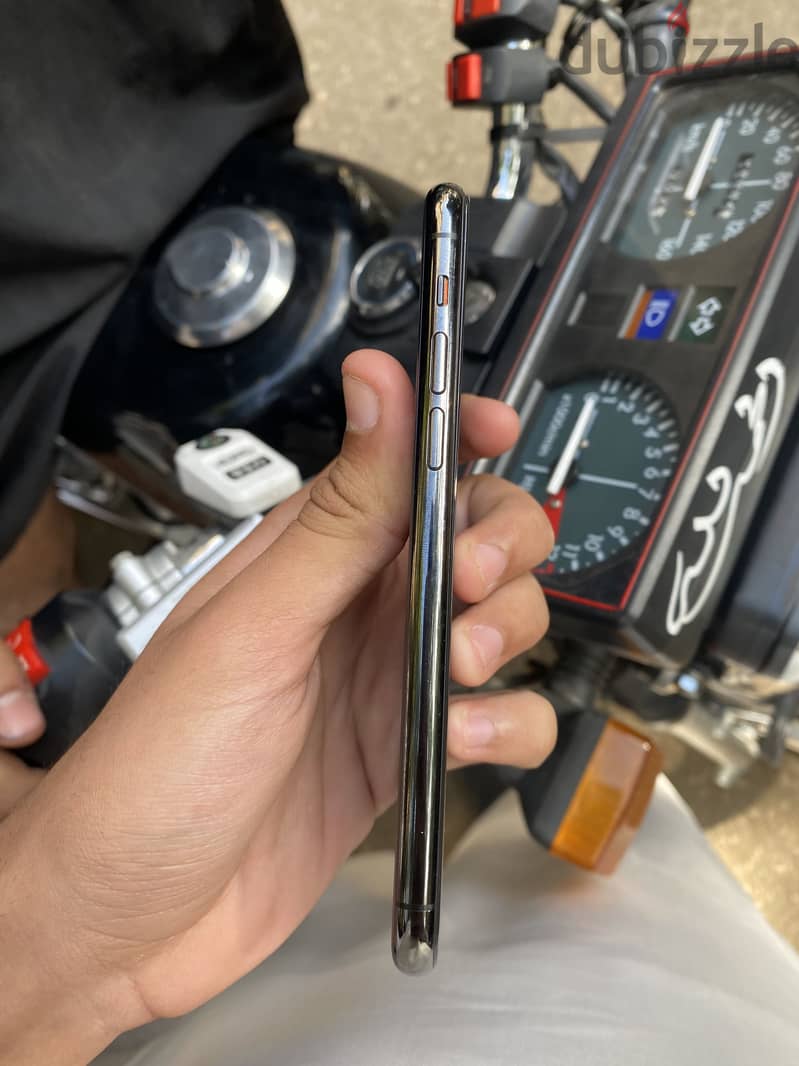Apple - iPhone 11 Pro 1