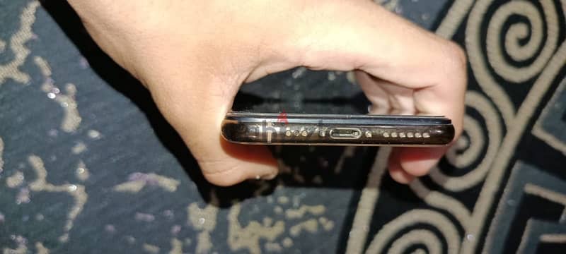 iPhone XS   64G 6