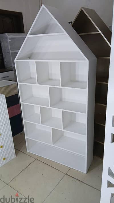 مكتبه