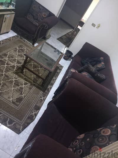 كنب وترابيزة